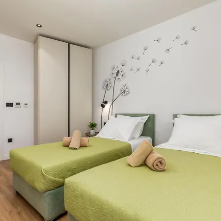 Lumi - With Private Pool, Sauna, Outdoor Jacuzzi, Fitness Room, Table Tennis *