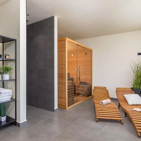 וילה Lumi - With Private Pool, Sauna, Outdoor Jacuzzi, Fitness Room, Table Tennis *
