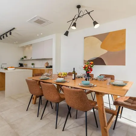 Lumi - With Private Pool, Sauna, Outdoor Jacuzzi, Fitness Room, Table Tennis
