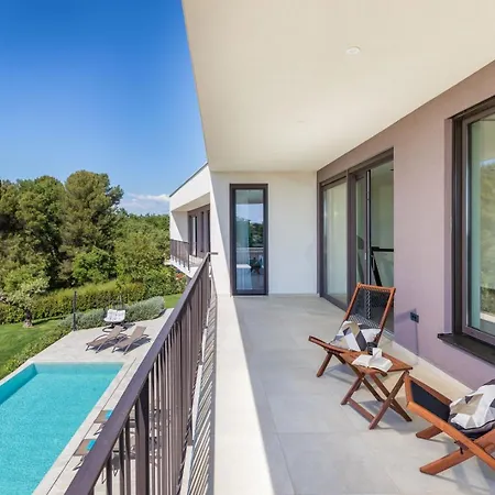 Lumi - With Private Pool, Sauna, Outdoor Jacuzzi, Fitness Room, Table Tennis Dračevac