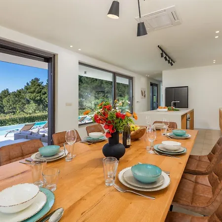 Lumi - With Private Pool, Sauna, Outdoor Jacuzzi, Fitness Room, Table Tennis וילה *