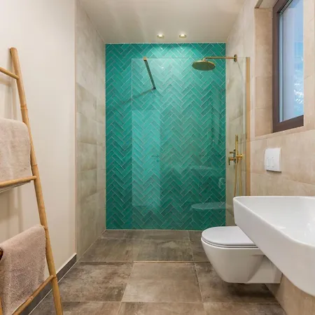 Lumi - With Private Pool, Sauna, Outdoor Jacuzzi, Fitness Room, Table Tennis וילה