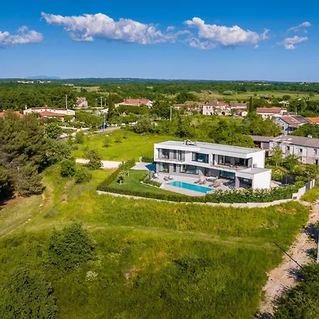 Lumi - With Private Pool, Sauna, Outdoor Jacuzzi, Fitness Room, Table Tennis * Dračevac