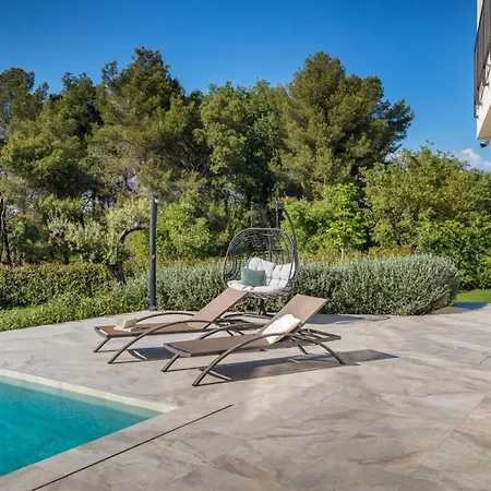 Lumi - With Private Pool, Sauna, Outdoor Jacuzzi, Fitness Room, Table Tennis וילה Dračevac