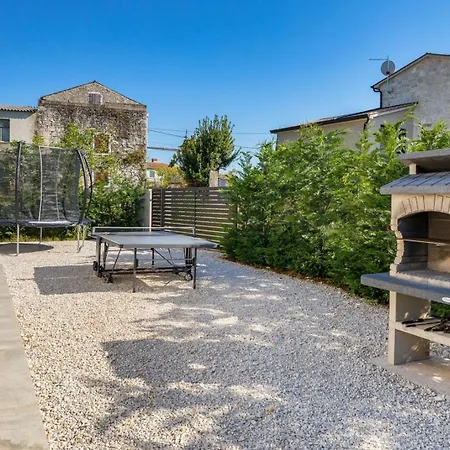 וילה Lumi - With Private Pool, Sauna, Outdoor Jacuzzi, Fitness Room, Table Tennis Dračevac