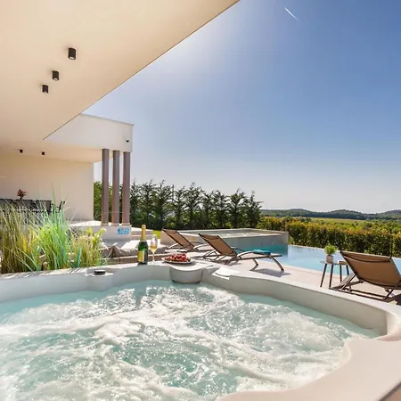 Lumi - With Private Pool, Sauna, Outdoor Jacuzzi, Fitness Room, Table Tennis Dračevac